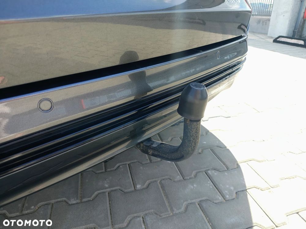 Ford Mondeo 2.0 EcoBlue Titanium - 25