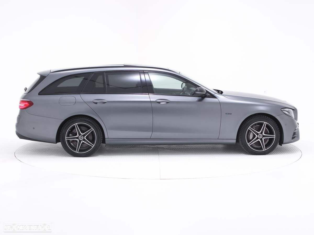 Mercedes-Benz E 300 de AMG Line - 2