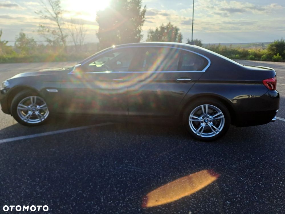 BMW Seria 5 520d Luxury Line - 1