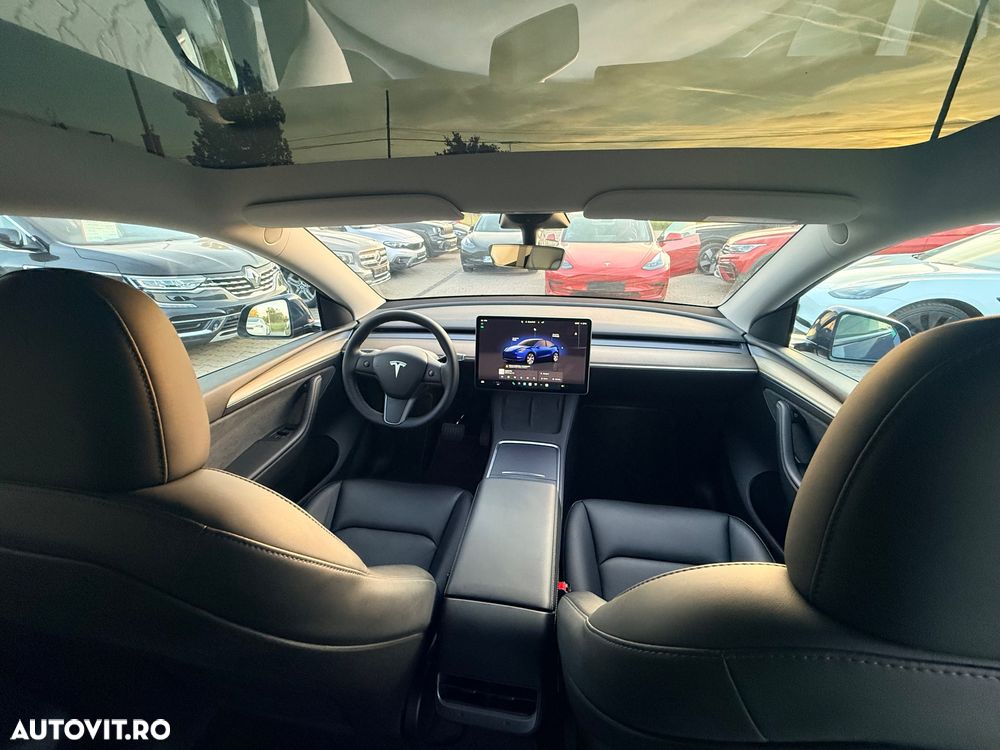 Tesla Model Y - 9