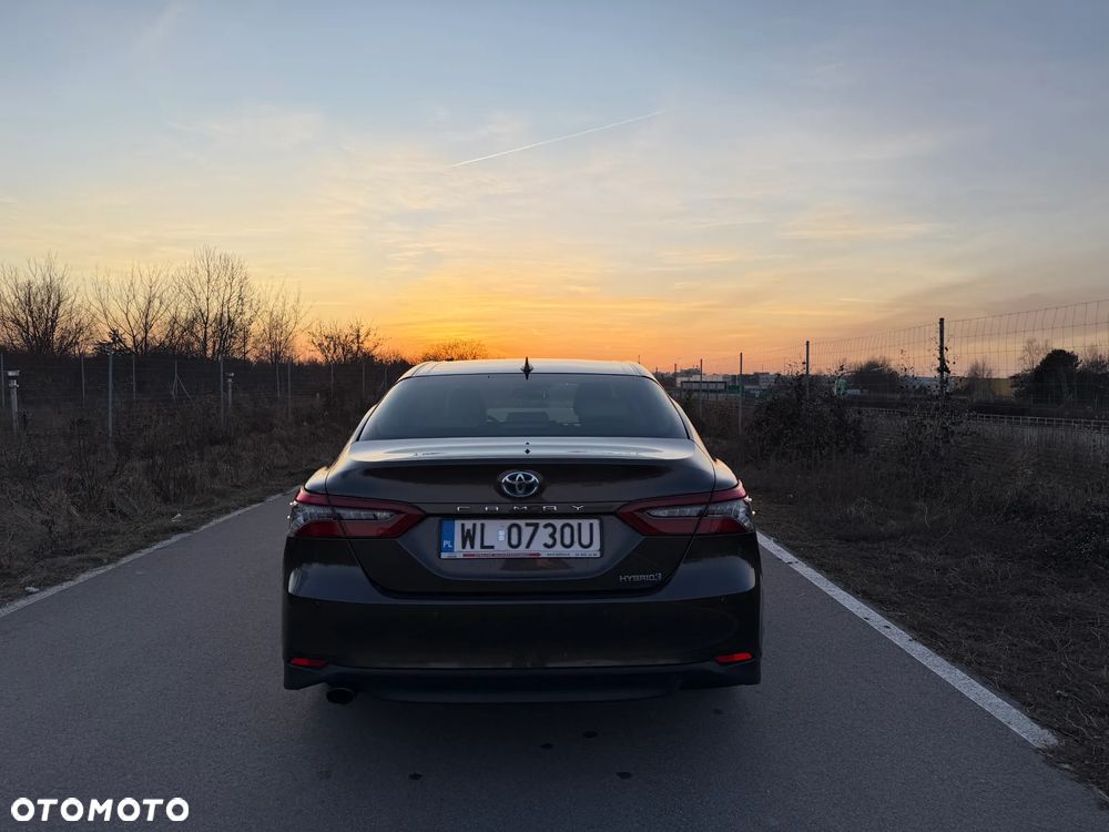 Toyota Camry - 6