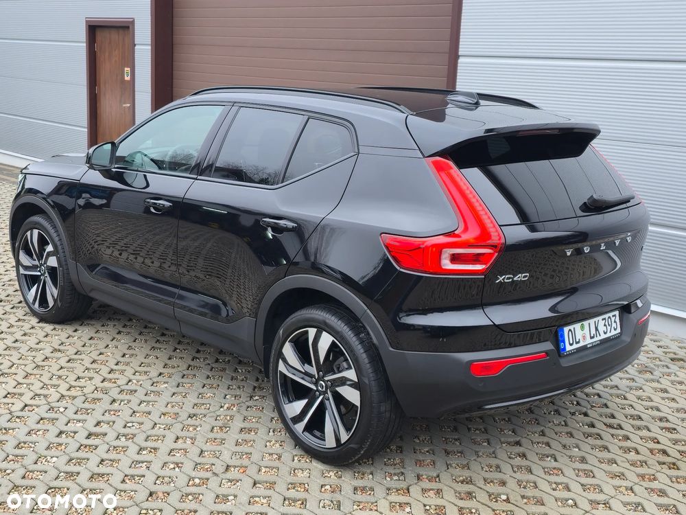 Volvo XC 40 B3 B DKG Plus Black Edition - 4