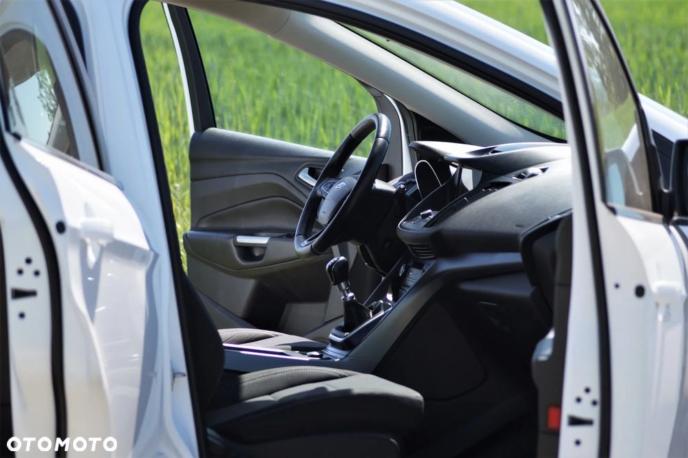 Ford Kuga - 25