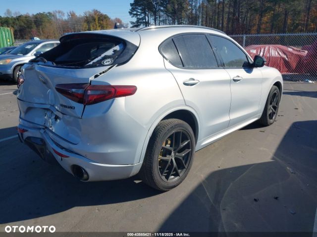 Alfa Romeo Stelvio - 6