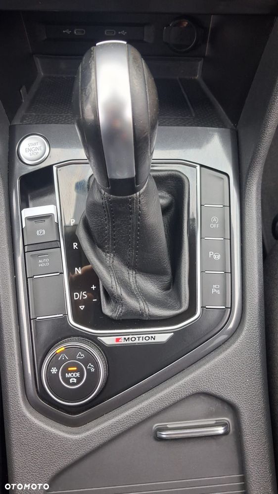 Volkswagen Tiguan 2.0 TDI SCR 4MOTION DSG URBAN SPORT - 31