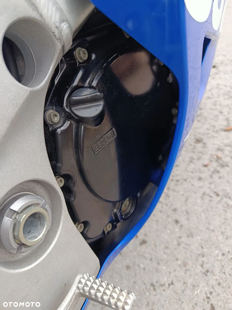 Suzuki GSX-R - 16