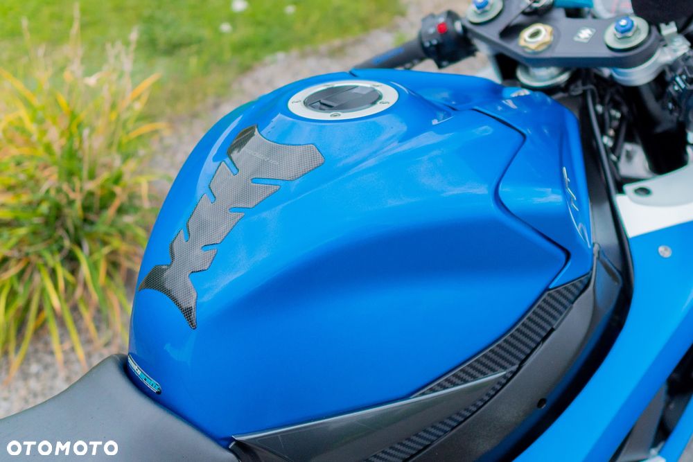 Suzuki GSX-R - 22