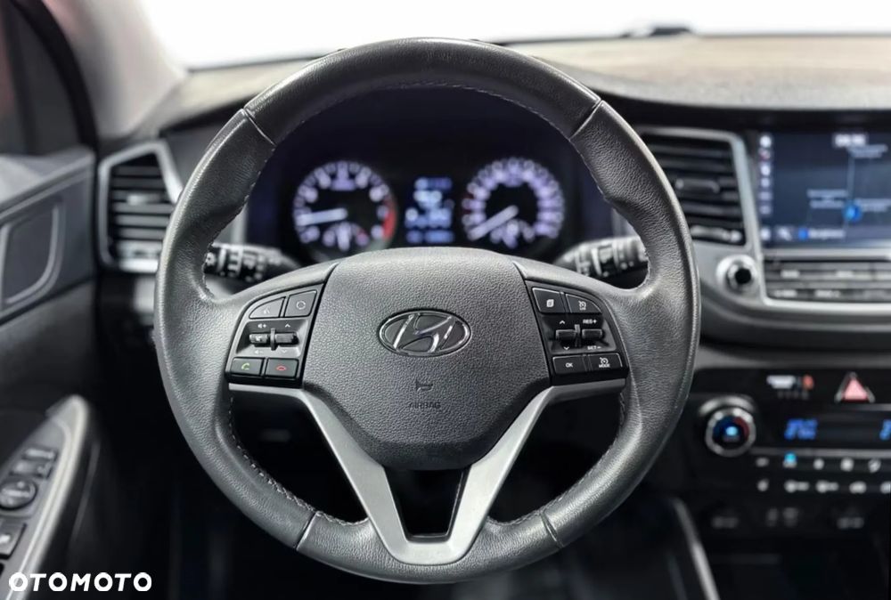 Hyundai Tucson 1.6 GDI BlueDrive Style 2WD - 24