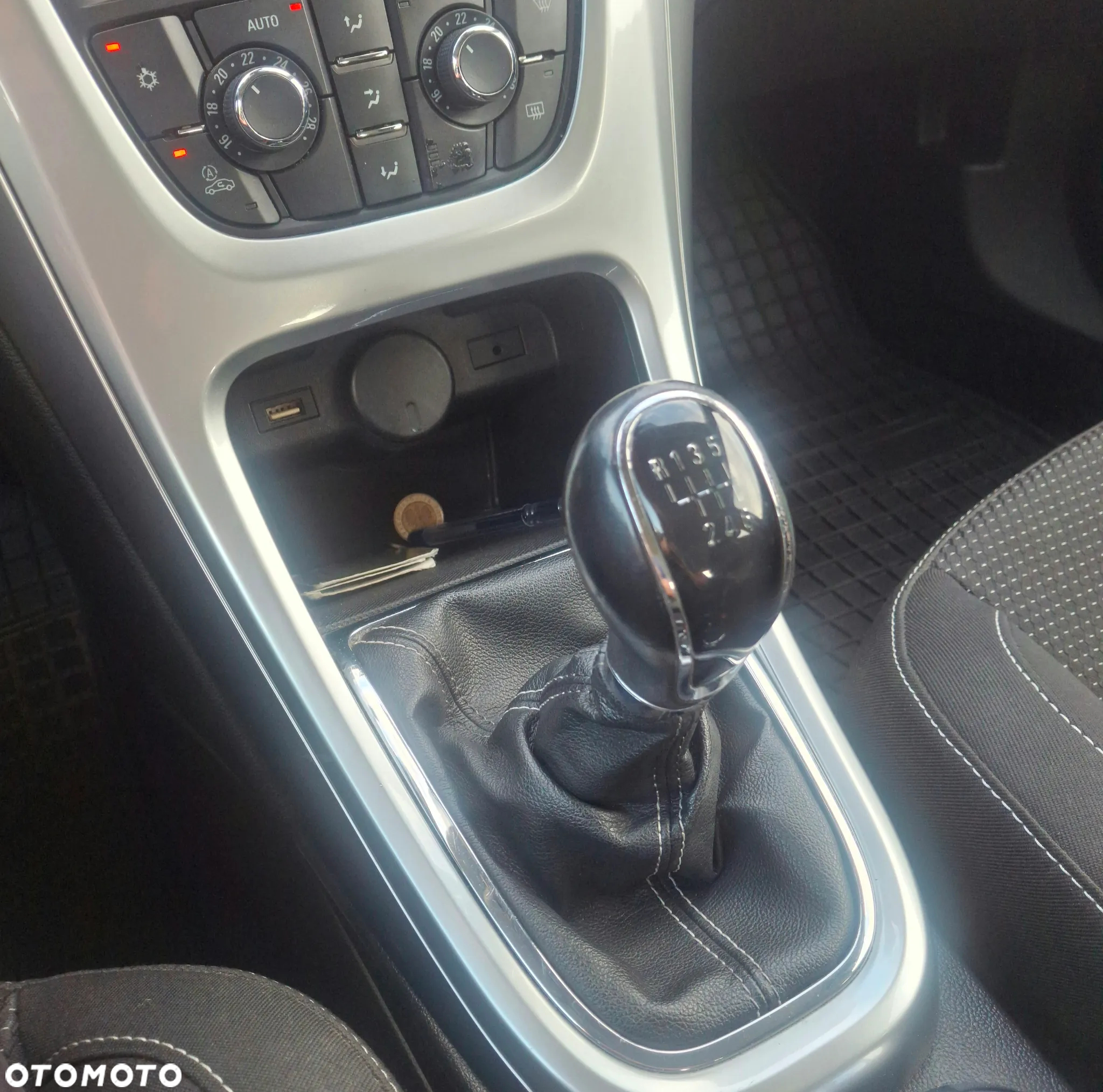 Opel Astra GTC 1.6 Turbo Edition - 13