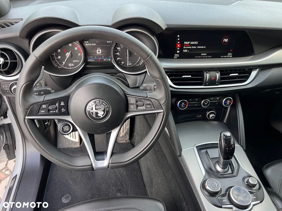 Alfa Romeo Stelvio 2.0 Turbo 16V AT8-Q4 Veloce - 16