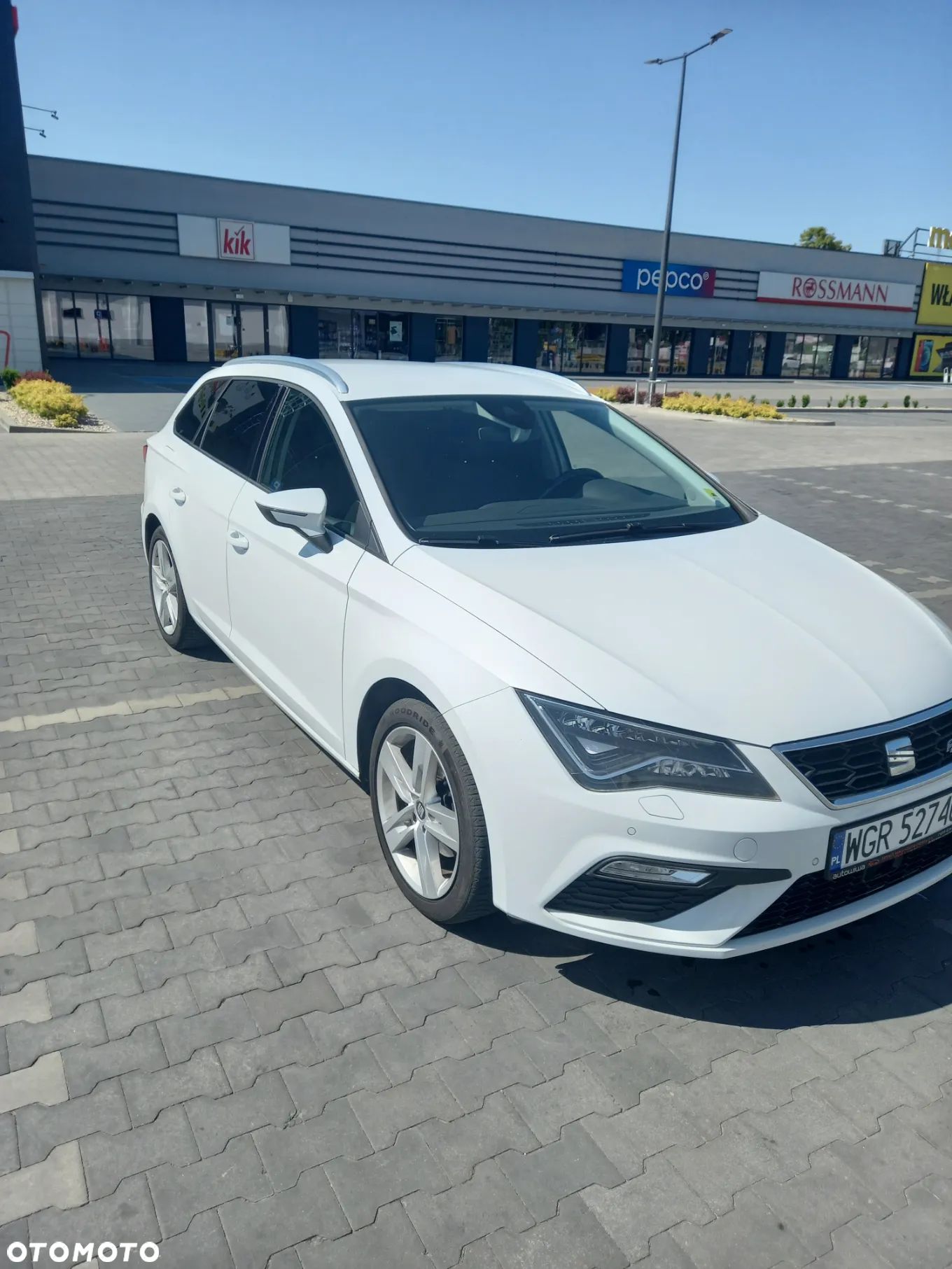 Seat Leon 2.0 TDI DPF Ecomotive DSG FR - 1