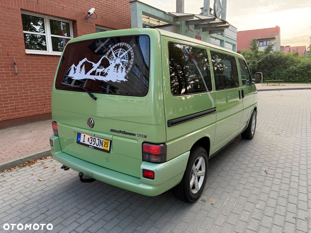 Volkswagen Multivan - 15