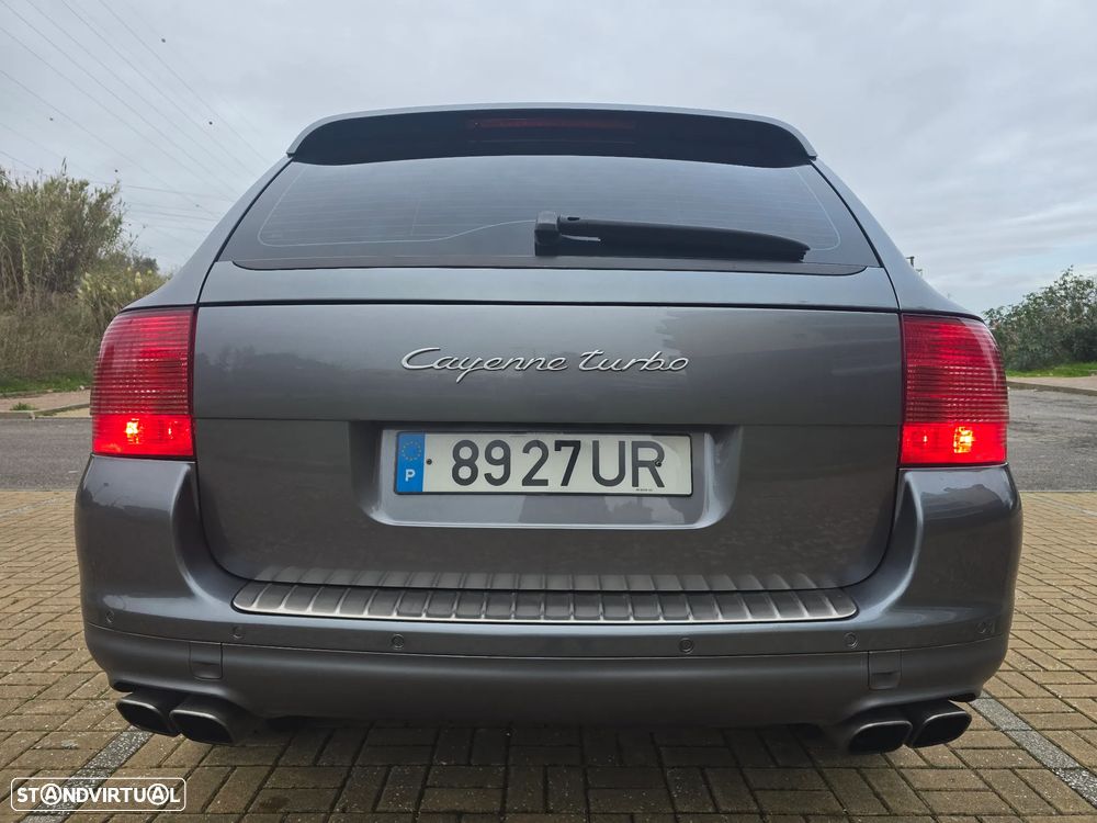 Porsche Cayenne Turbo - 2