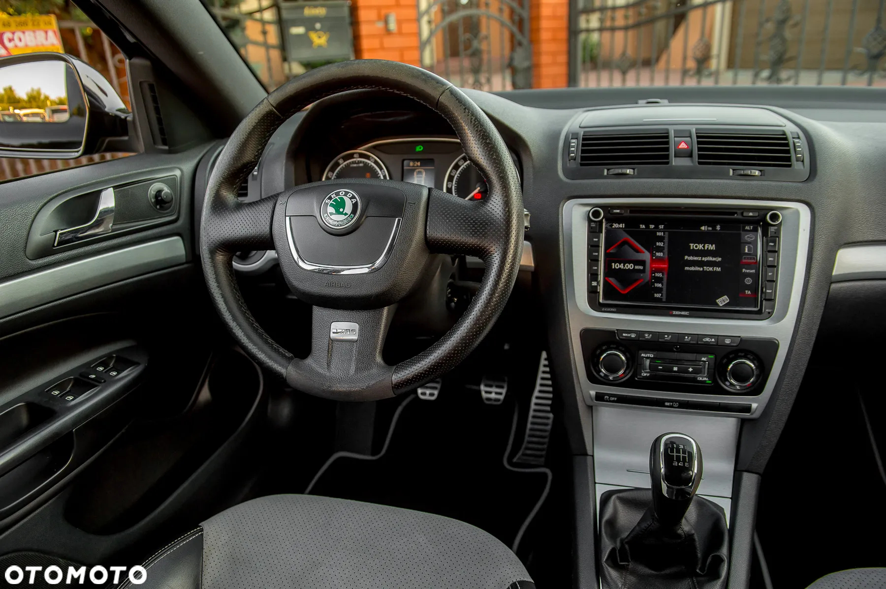 Skoda Octavia Combi 2.0 TSI RS - 23