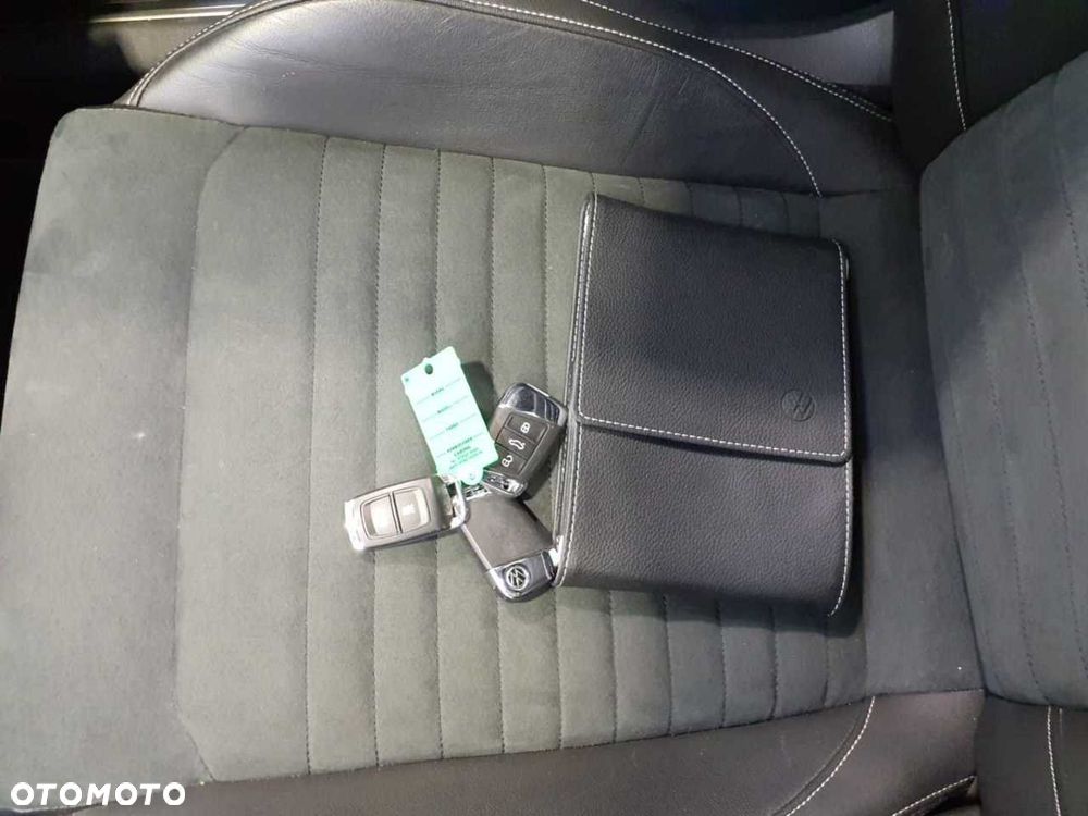 Volkswagen Passat 2.0 TDI SCR DSG Business - 9