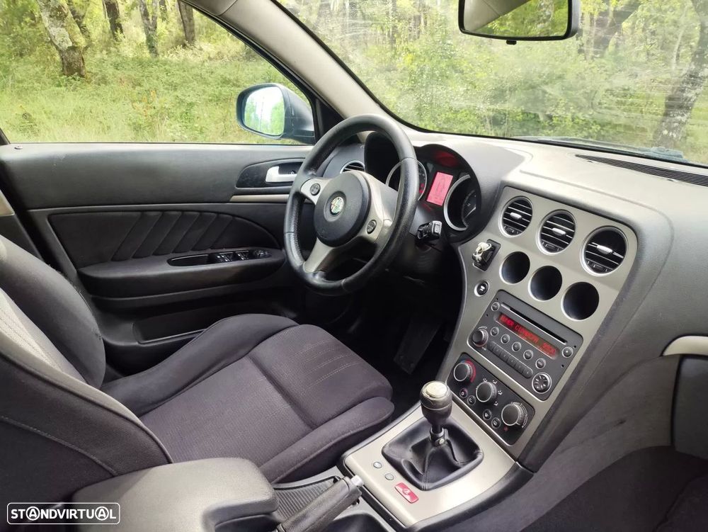 Alfa Romeo 159 Sportwagon 1.9 JTDm 16V Elegante - 16