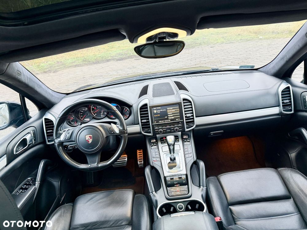 Porsche Cayenne Turbo Tiptronic S - 16