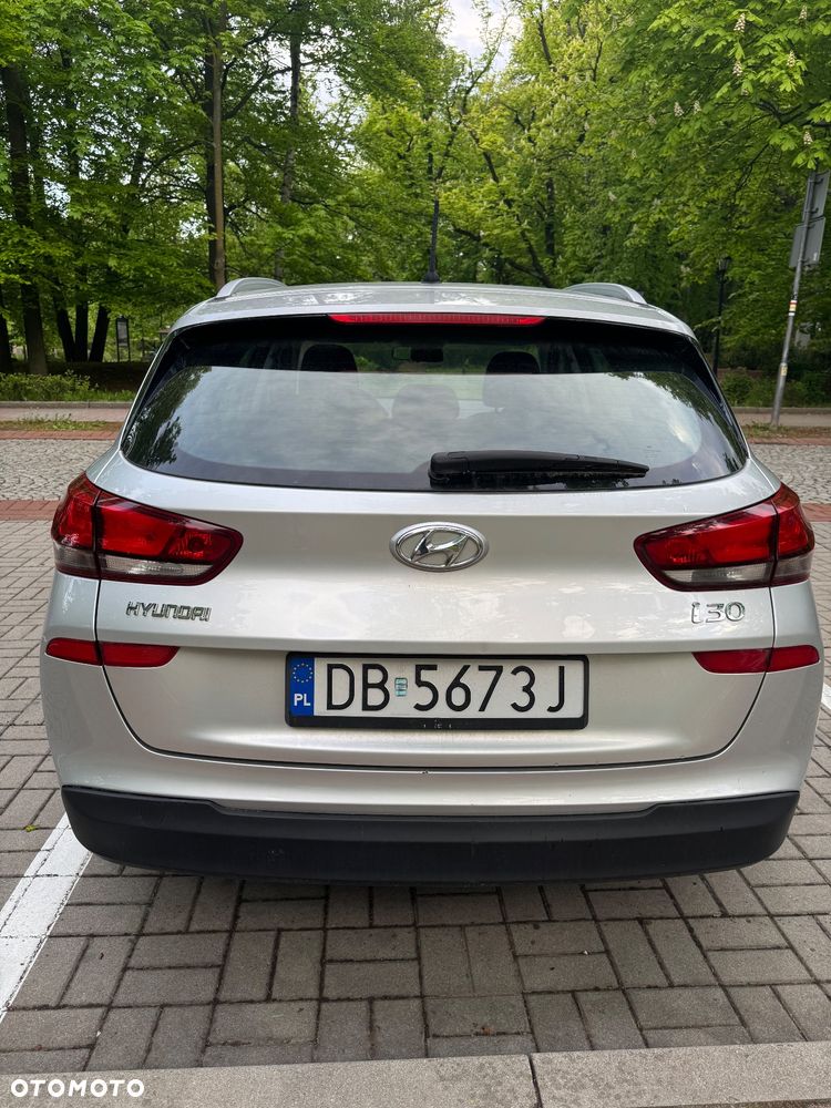 Hyundai i30 1.6 D Classic + - 7