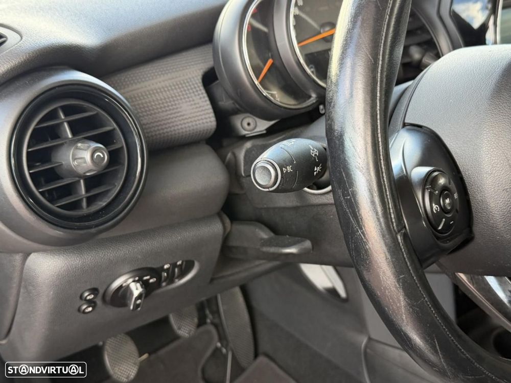 MINI 5 Portas Cooper D 4Business - 7