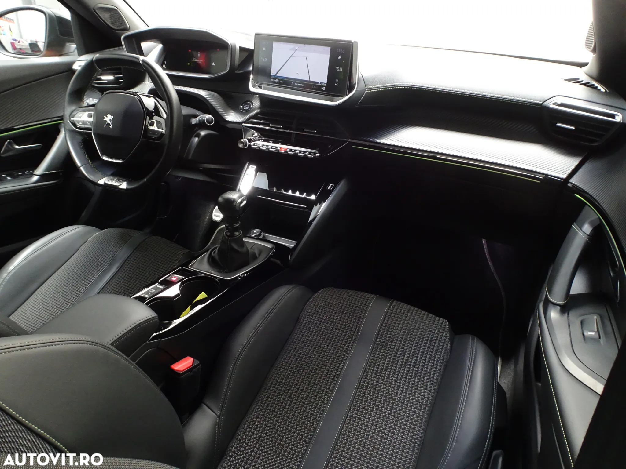 Peugeot 2008 1.2 L PureTech STT GT Line - 9