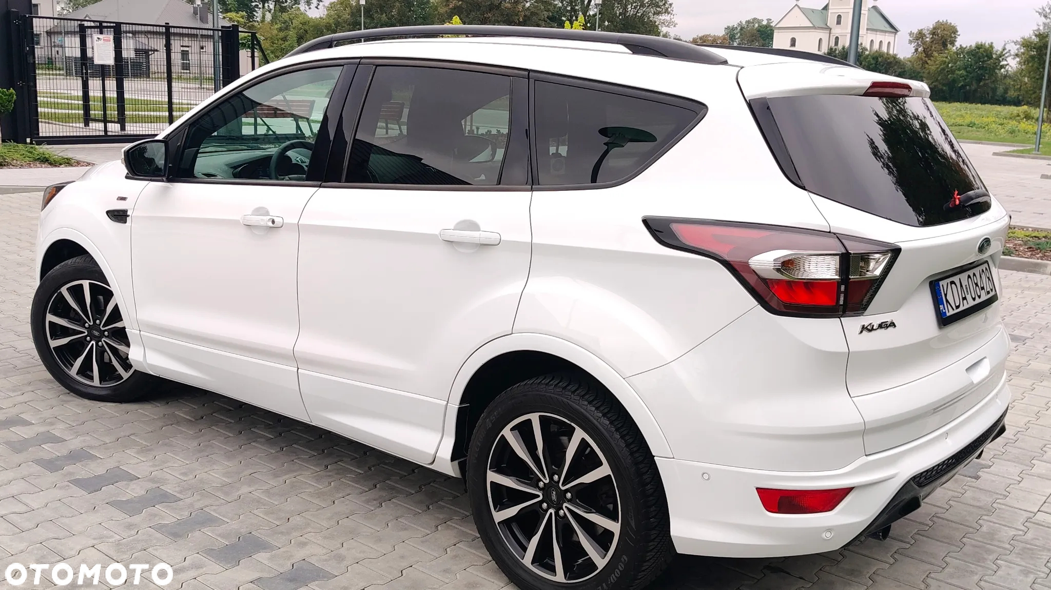 Ford Kuga 2.0 TDCi 2x4 ST-Line - 11