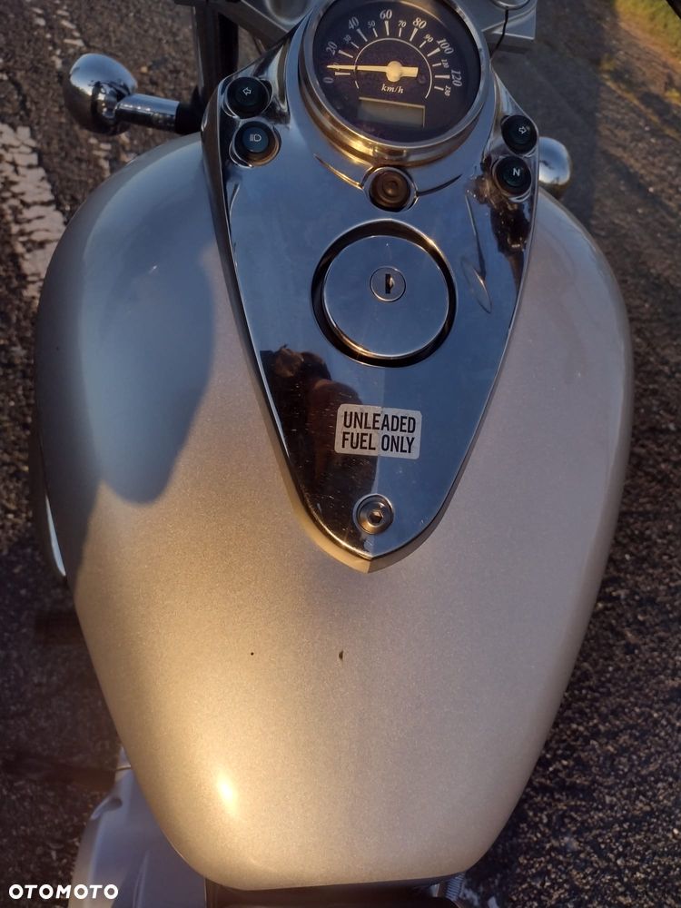 Suzuki Intruder - 9