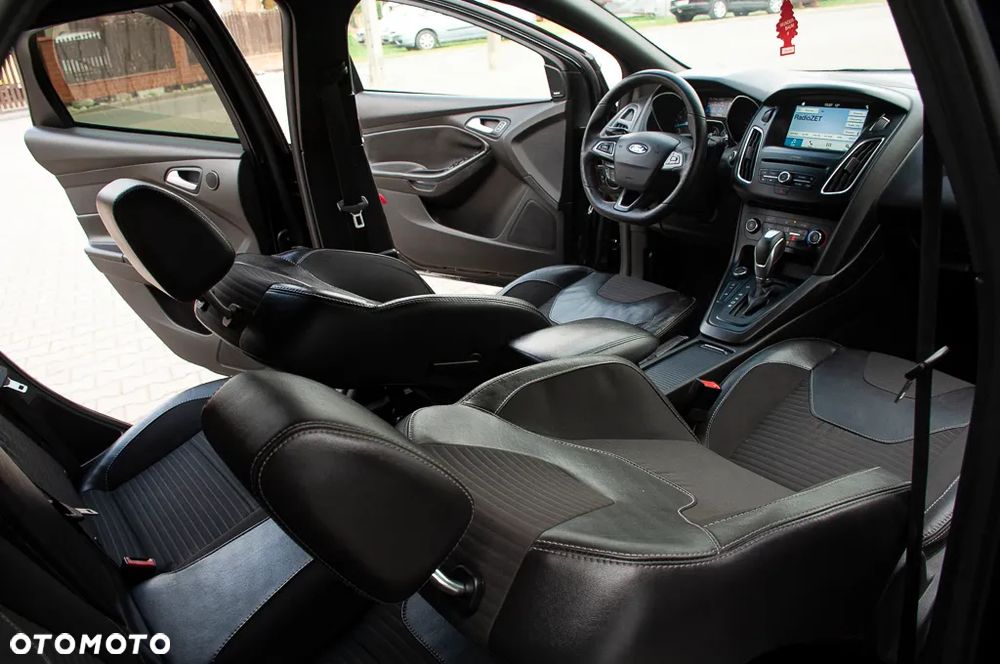 Ford Focus 1.5 EcoBoost Titanium - 12