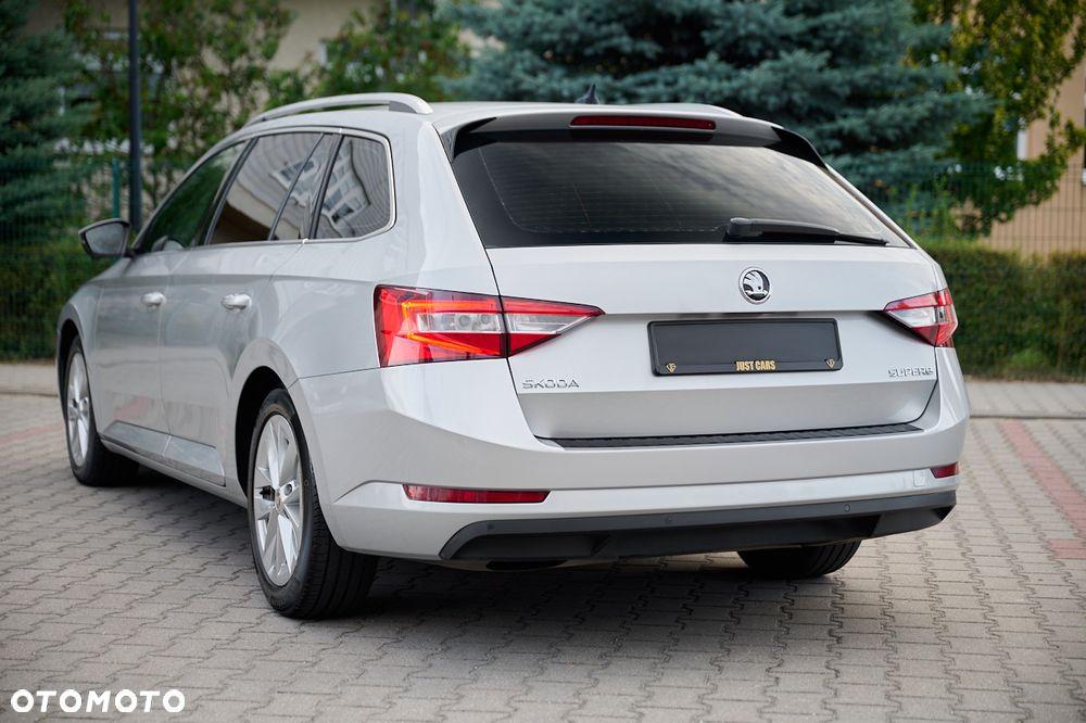Skoda Superb 2.0 TDI Ambition - 10
