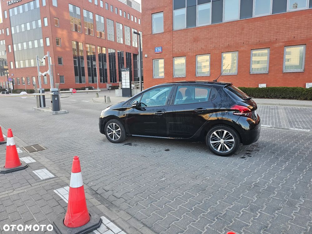 Peugeot 208 PureTech 82 Urban Move - 4