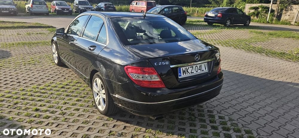 Mercedes-Benz Klasa C 250 CGI BlueEff Avantgarde - 4