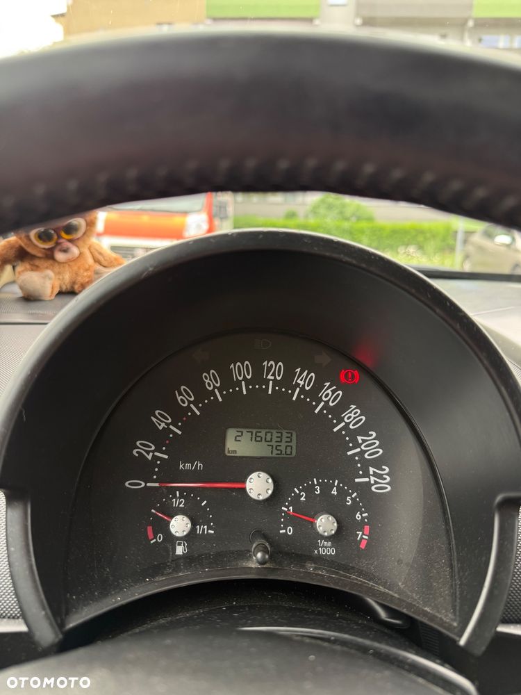 Volkswagen New Beetle - 5