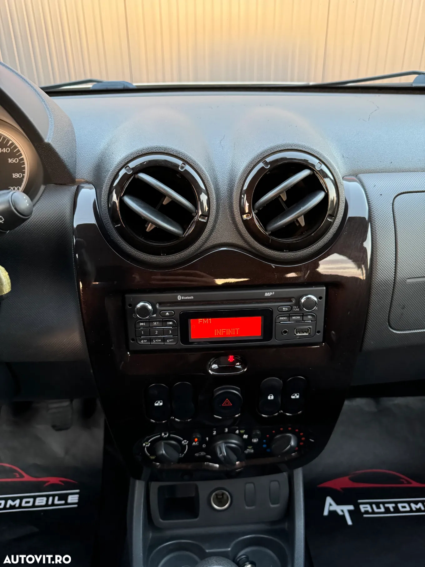 Dacia Duster 1.5 dCi 4x2 Laureate - 9