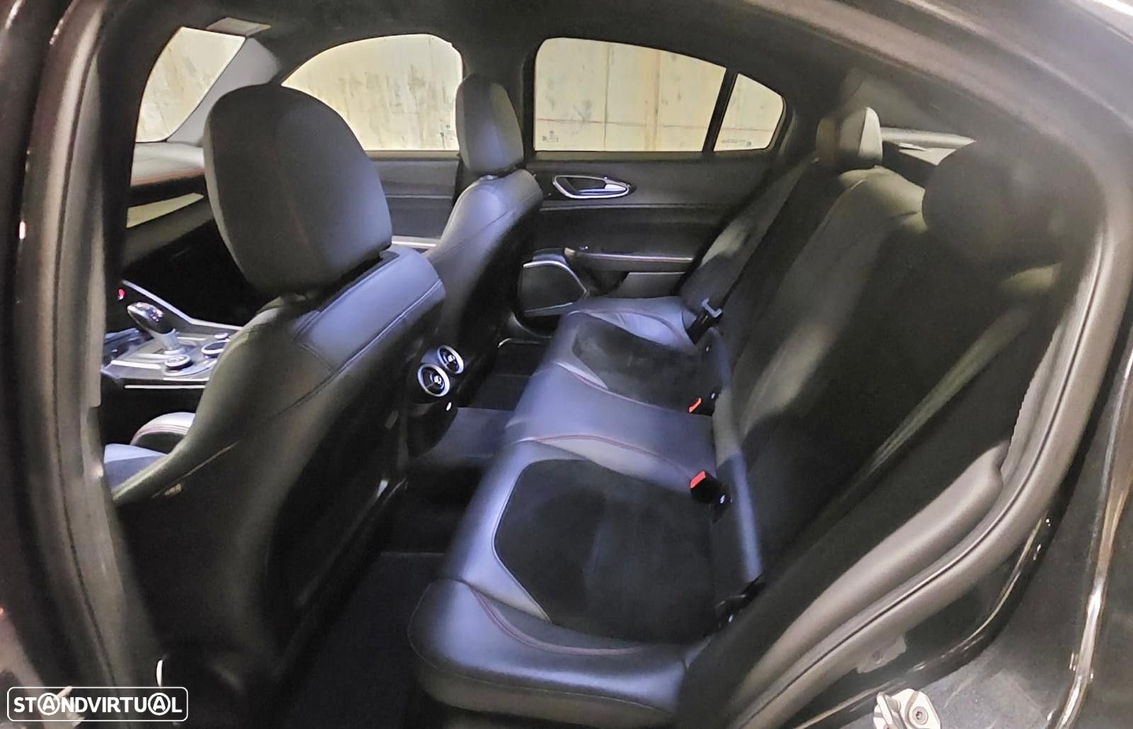 Alfa Romeo Giulia 2.9 Bi-Turbo Quadrifoglio AT8 - 29
