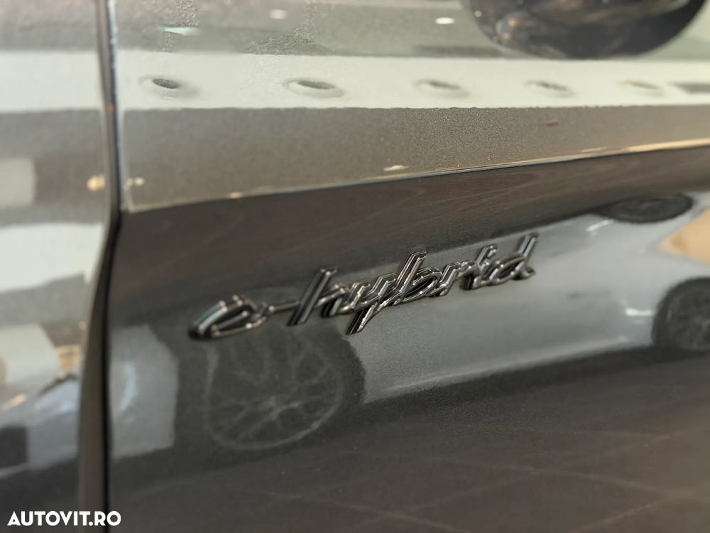 Porsche Panamera 4 E-Hybrid - 39