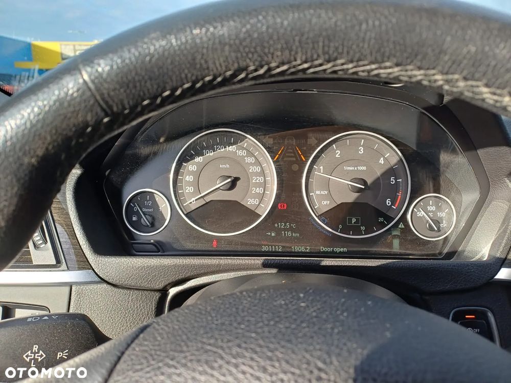 BMW Seria 3 ver-320d-efficient-dynamics-luxury-line - 7