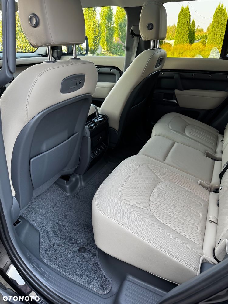 Land Rover Defender 110 2.0 D240 - 15