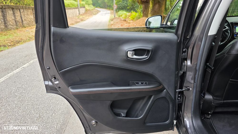 Jeep Compass 1.6 M-Jet Limited - 19