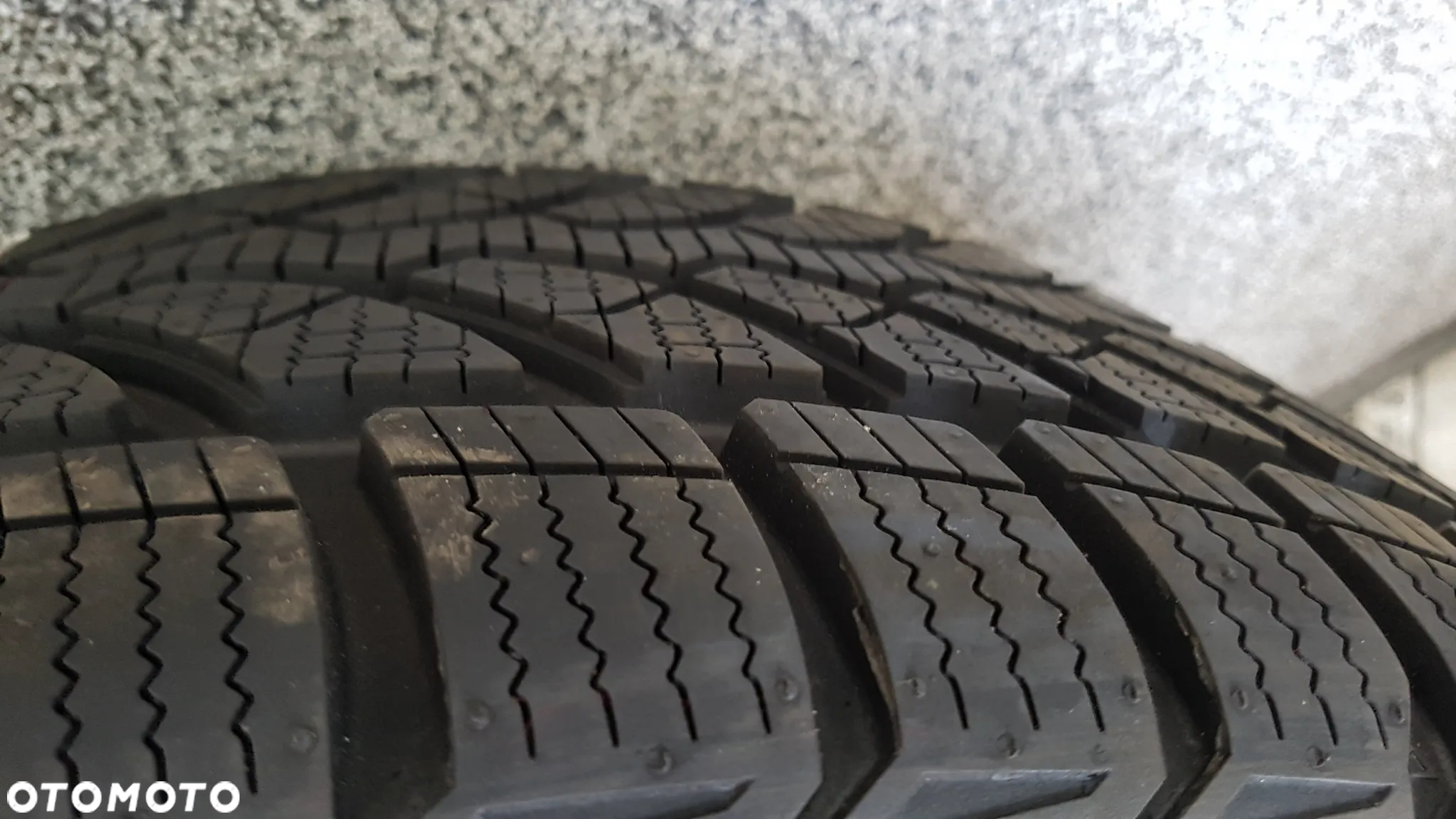 BRIDGESTONE BLIZZAK LM-32 RFT  225/50R17  225/50/17 - 17