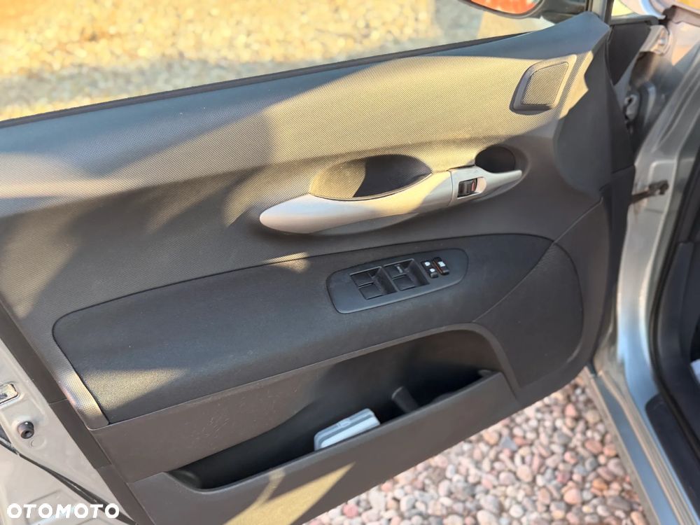 Toyota Auris 1.33 VVT-i - 12