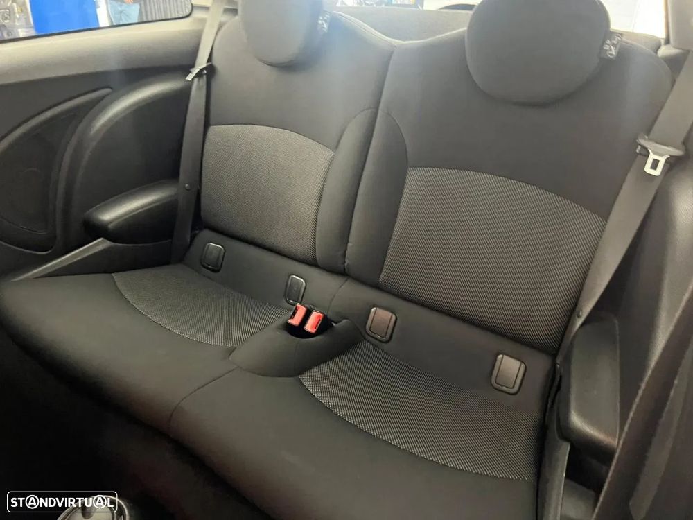 MINI 3 Portas Cooper D - 8