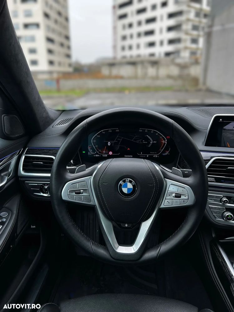 BMW Seria 7 730d xDrive MHEV - 15
