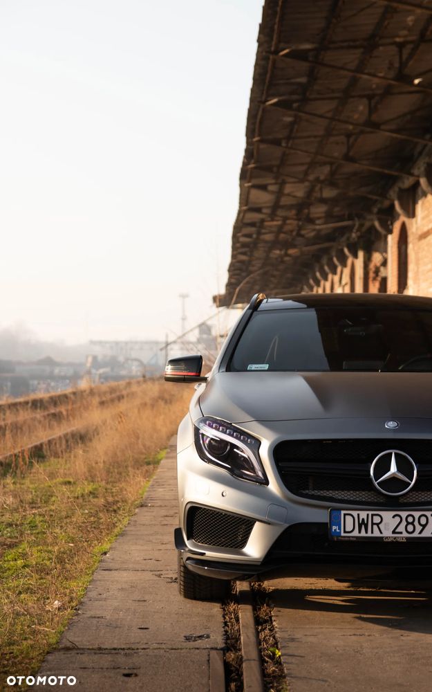 Mercedes-Benz GLA - 4