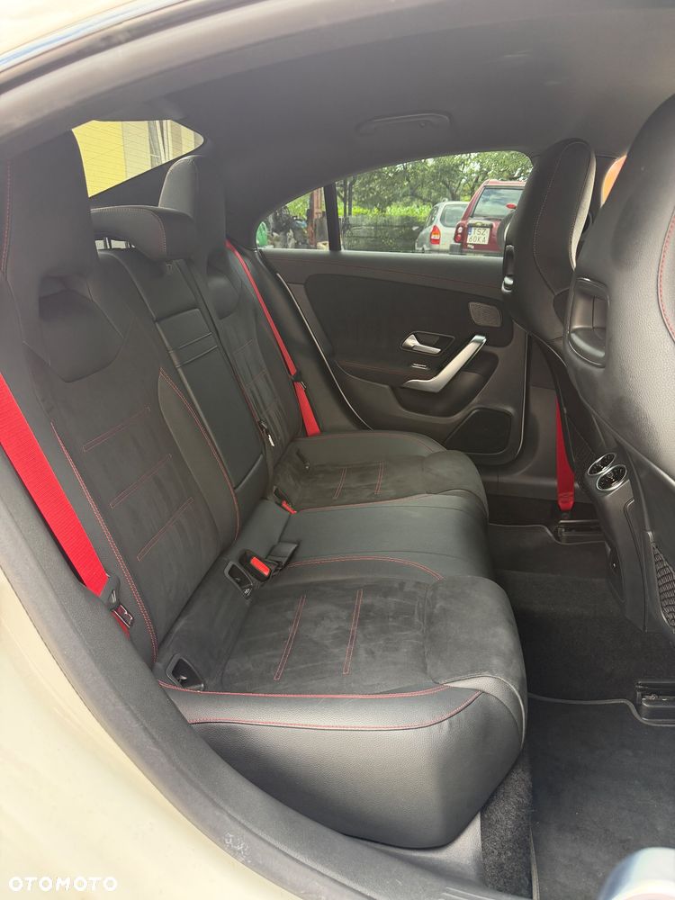 Mercedes-Benz CLA AMG 35 4-Matic 7G-DCT - 11