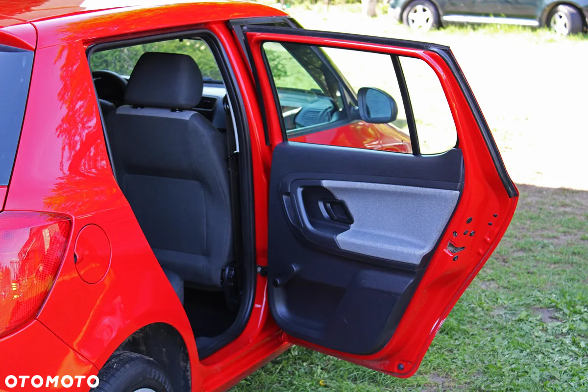 Skoda Fabia - 10