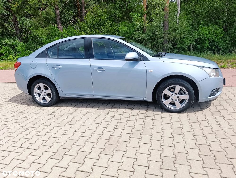 Chevrolet Cruze 1.6 - 2