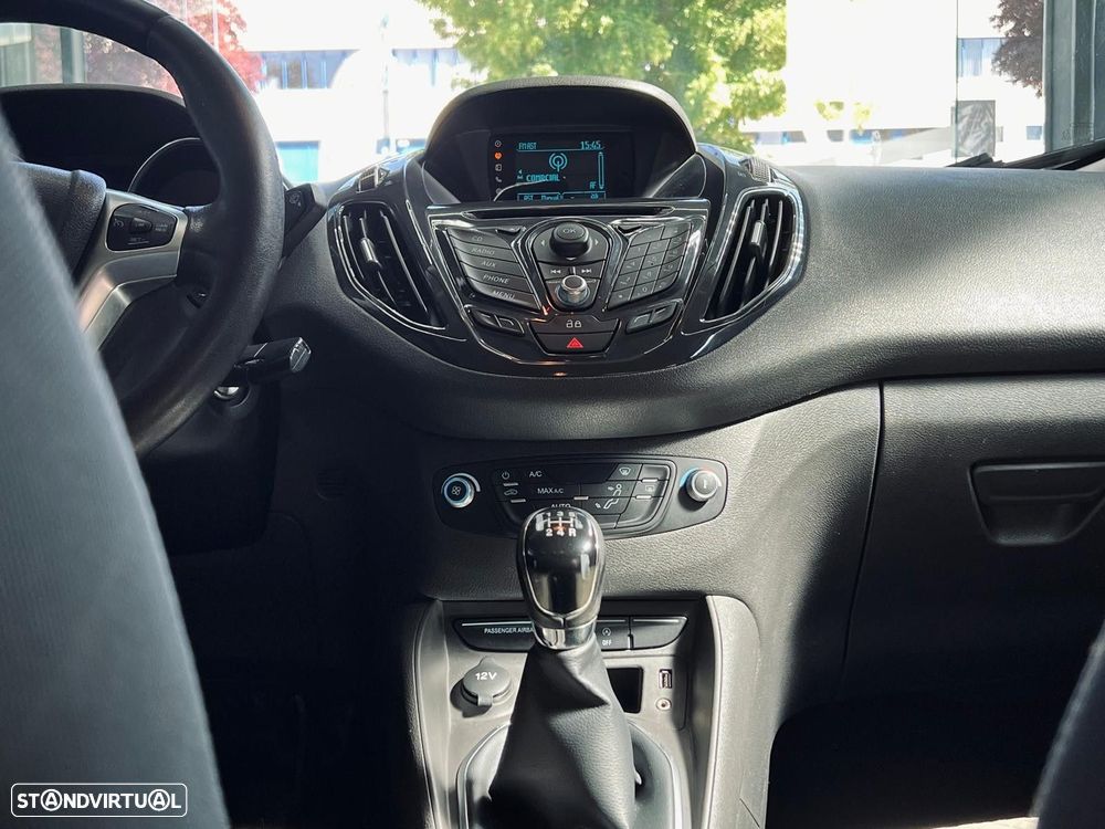 Ford Tourneo Courier 1.0 EcoBoost Titanium - 21