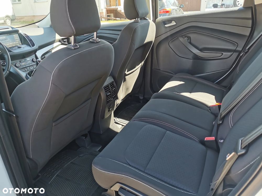 Ford Kuga 1.5 EcoBoost 2x4 Titanium - 9
