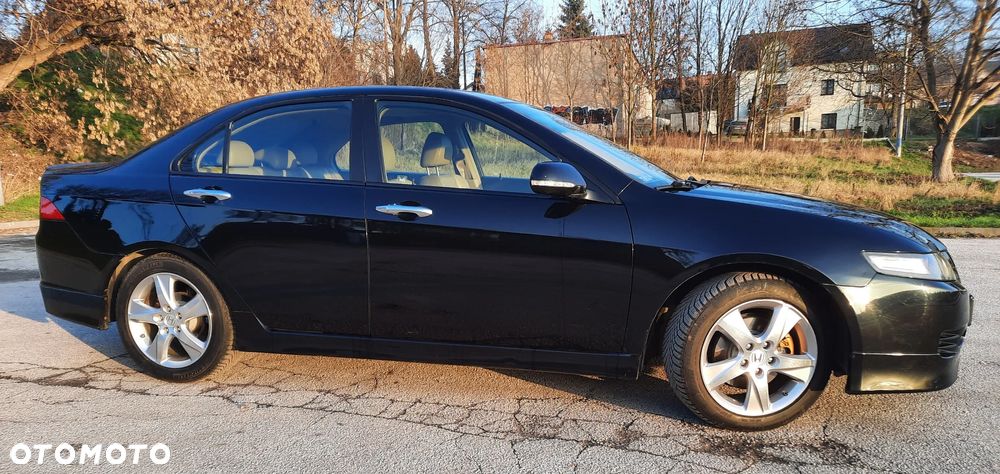 Honda Accord 2.0 Executive - 23