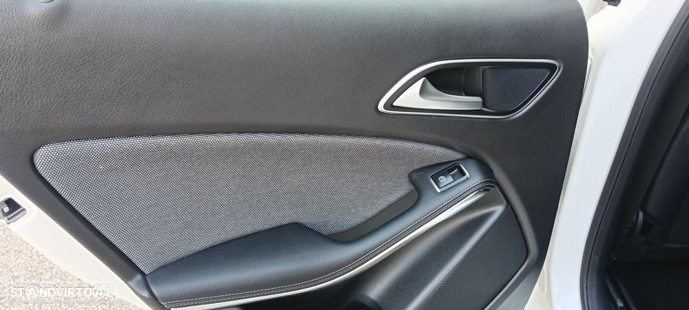 Mercedes-Benz GLA 220 4Matic 7G-DCT Style - 20