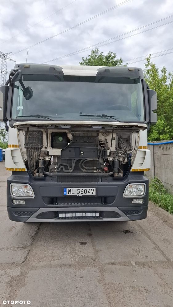Mercedes-Benz ACTROS - 11